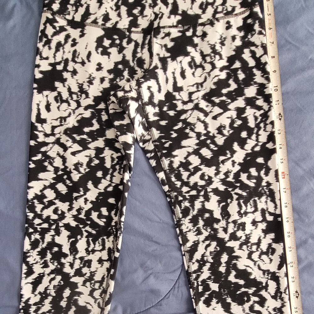 Old Navy Black and White Leggings